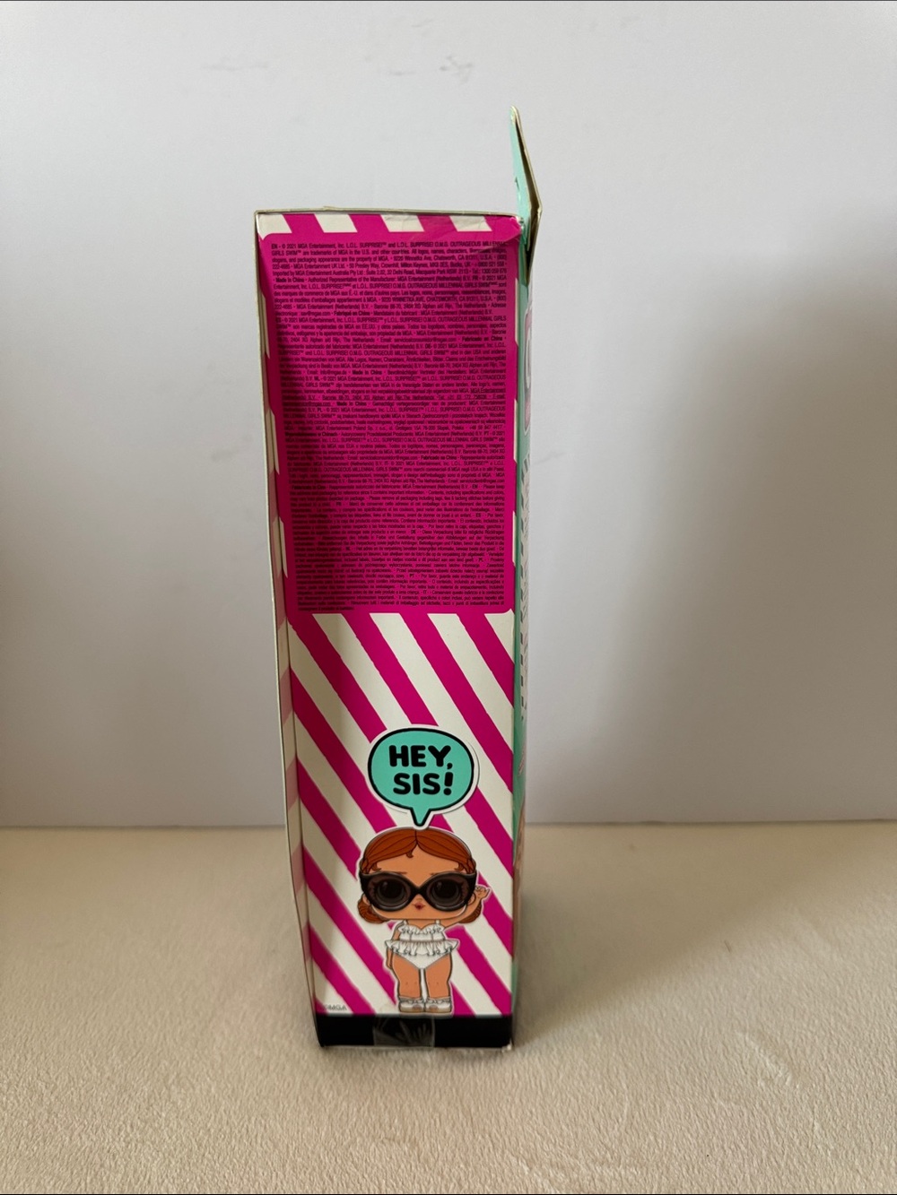 LOL Surprise OMG *Coastal Q.T.* Swim Fashion Doll - Picture 2 of 6